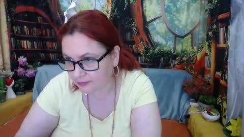 Snapshot of dyannelovee chatting on 06/14/26, 08:55 Dyanne online show from 06/14/26, 08:55