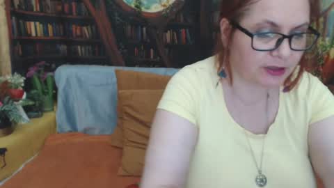 Snapshot of dyannelovee chatting on 06/17/26, 06:31 Dyanne online show from 06/17/26, 06:31