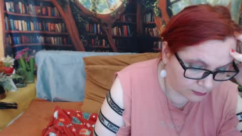Snapshot of dyannelovee chatting on 06/20/26, 04:21 Dyanne online show from 06/20/26, 04:21