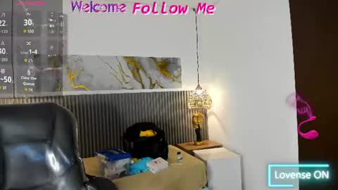 dyla_n18_ online show from 06/21/26, 08:22