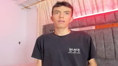 Snapshot of dylan_2005 chatting on 10/07/25, 11:40 Dylan online show from 10/07/25, 11:40