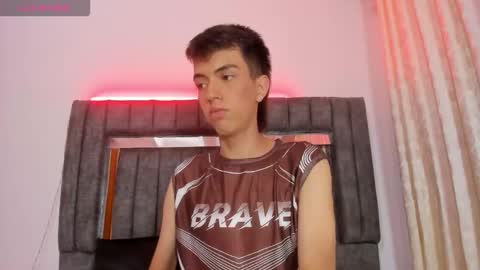 Snapshot of dylan_2005 chatting on 11/05/25, 11:21 Dylan online show from 11/05/25, 11:21