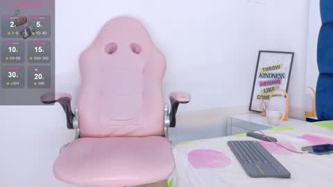 Snapshot of dylan_gray_ chatting on 02/10/25, 05:52 dylan online show from 02/10/25, 05:52