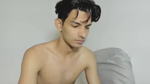 Snapshot of dylan_hoot chatting on 10/07/25, 06:49 Dylan online show from 10/07/25, 06:49