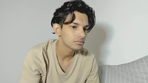 Snapshot of dylan_hoot chatting on 10/16/25, 04:08 Dylan online show from 10/16/25, 04:08