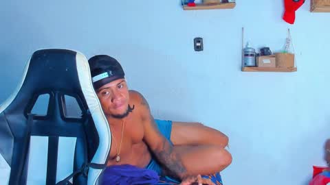 Snapshot of dylan_jake1 chatting on 02/25/26, 02:27 Dylan online show from 02/25/26, 02:27