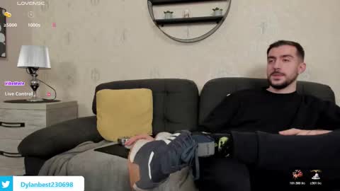 Snapshot of dylan_starxx chatting on 02/18/26, 12:50 Dylan online show from 02/18/26, 12:50