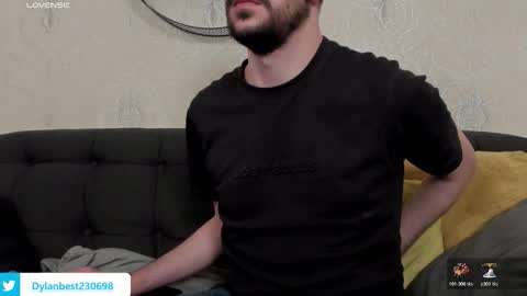 Snapshot of dylan_starxx chatting on 03/08/26, 02:04 Dylan online show from 03/08/26, 02:04