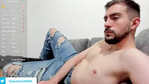 Snapshot of dylan_starxx chatting on 06/04/26, 02:06 Dylan online show from 06/04/26, 02:06