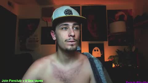 Snapshot of dylandaniel69 chatting on 02/14/25, 08:10 Dylan Daniel 7.8 online show from 02/14/25, 08:10