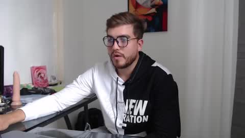 Snapshot of dylanhot10 chatting on 12/09/24, 08:44 dylanhot10 online show from 12/09/24, 08:44