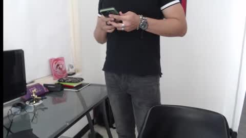 Snapshot of dylanhot10 chatting on 12/27/24, 07:03 dylanhot10 online show from 12/27/24, 07:03