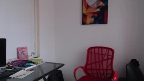 Snapshot of dylanhot10 chatting on 02/04/25, 10:55 dylanhot10 online show from 02/04/25, 10:55