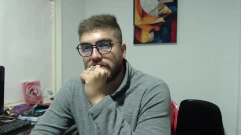 Snapshot of dylanhot10 chatting on 02/07/25, 02:08 dylanhot10 online show from 02/07/25, 02:08