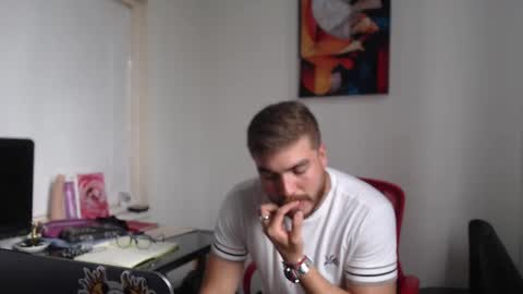 Snapshot of dylanhot10 chatting on 02/18/25, 08:47 dylanhot10 online show from 02/18/25, 08:47