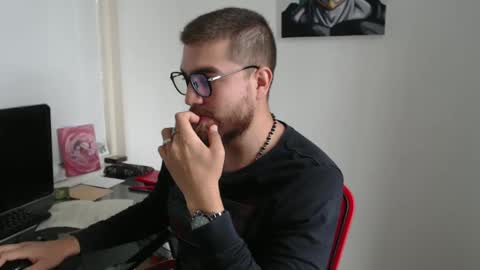 Snapshot of dylanhot10 chatting on 09/27/25, 08:25 dylanhot10 online show from 09/27/25, 08:25