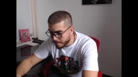 Snapshot of dylanhot10 chatting on 10/11/25, 09:02 dylanhot10 online show from 10/11/25, 09:02