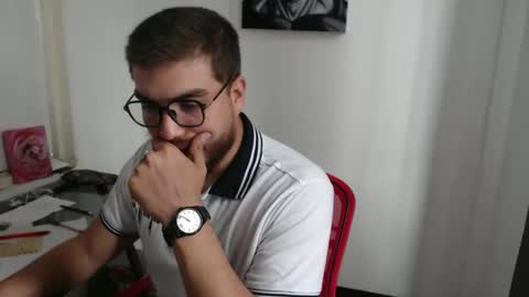 Snapshot of dylanhot10 chatting on 12/17/25, 07:09 dylanhot10 online show from 12/17/25, 07:09