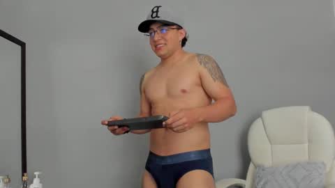   online show from 03/10/25, 02:26