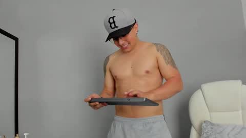   online show from 03/10/25, 05:29