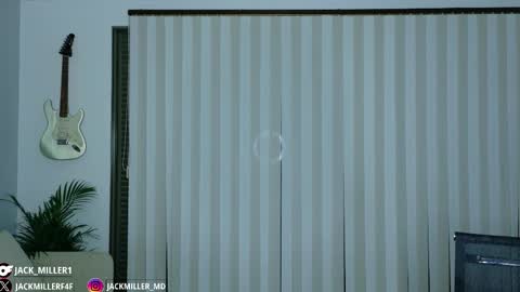 Snapshot of dylanrivera_ chatting on 12/16/25, 11:21 Dylan Rivera online show from 12/16/25, 11:21