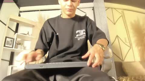 dylanroyce_ online show from 05/07/26, 01:38