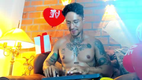 D Y L A N online show from 02/06/25, 10:21