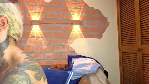 D Y L A N online show from 09/28/25, 08:47