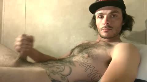 Snapshot of dylp400 chatting on 12/08/24, 09:02 dylp400 online show from 12/08/24, 09:02