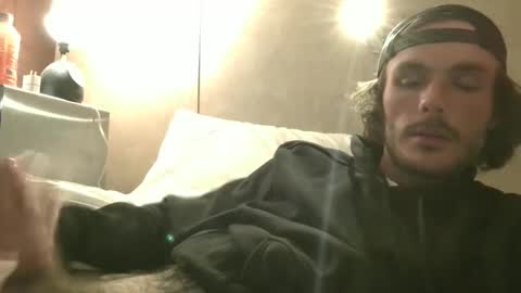 Snapshot of dylp400 chatting on 12/16/24, 01:53 dylp400 online show from 12/16/24, 01:53