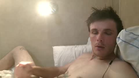 Snapshot of dylp400 chatting on 02/01/25, 08:18 dylp400 online show from 02/01/25, 08:18