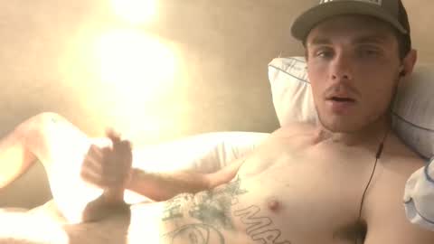 Snapshot of dylp400 chatting on 02/04/25, 02:39 dylp400 online show from 02/04/25, 02:39