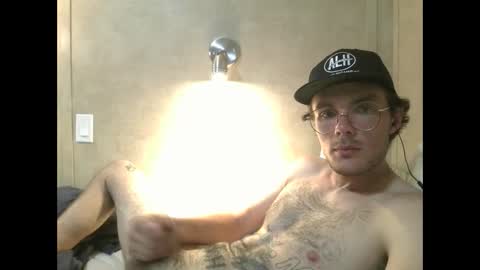 Snapshot of dylp400 chatting on 03/10/25, 02:50 dylp400 online show from 03/10/25, 02:50