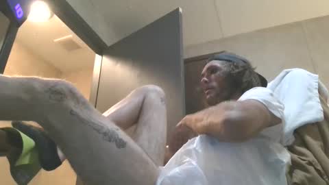 Snapshot of dylp400 chatting on 10/22/25, 09:31 dylp400 online show from 10/22/25, 09:31