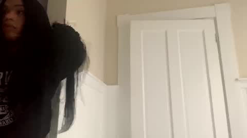 Snapshot of dynasty313 chatting on 01/18/25, 07:04 Dynasty online show from 01/18/25, 07:04