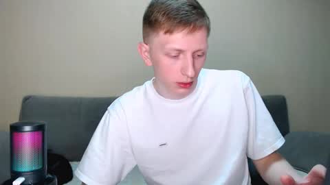 Snapshot of dyrinda chatting on 03/06/26, 09:11 Julia and Dima online show from 03/06/26, 09:11