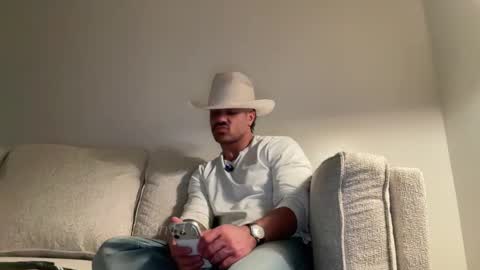 Snapshot of e13ven11 chatting on 02/12/26, 04:40 Formally known as Virus of Life online show from 02/12/26, 04:40