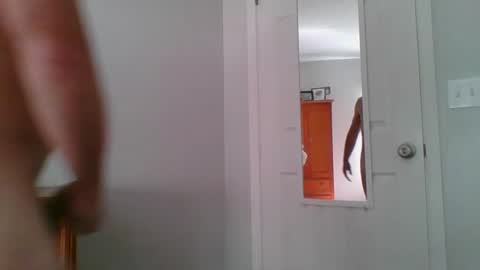 Snapshot of e3smith chatting on 09/21/25, 02:40 e3smith online show from 09/21/25, 02:40