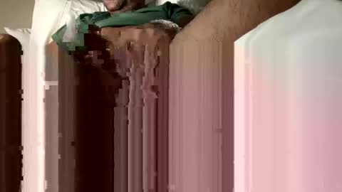 Snapshot of ea10101 chatting on 11/18/25, 02:32 ea10101 online show from 11/18/25, 02:32