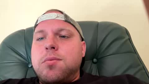 Snapshot of eaglebabyyy chatting on 10/18/25, 06:52 eaglebabyyy online show from 10/18/25, 06:52