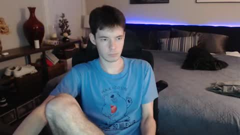 Snapshot of ealexk chatting on 03/24/26, 01:32 Alex online show from 03/24/26, 01:32