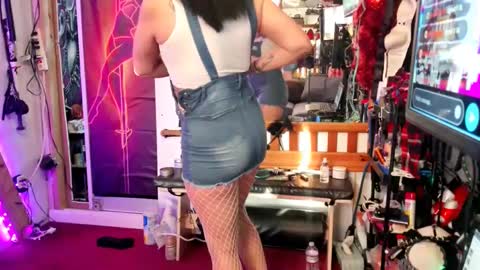 Snapshot of eandj8786 chatting on 12/03/24, 08:17 Kryztal Klear Jaxx online show from 12/03/24, 08:17