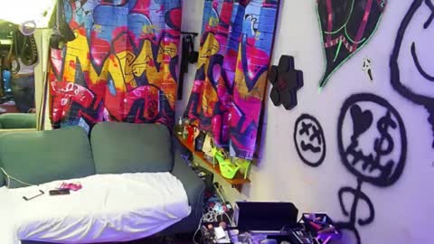 Snapshot of eandj8786 chatting on 02/22/25, 09:01 Kryztal Klear Jaxx online show from 02/22/25, 09:01