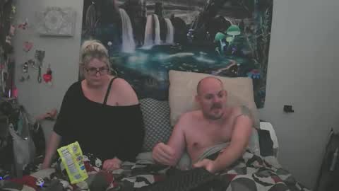 eandr6446 online show from 11/25/25, 05:07