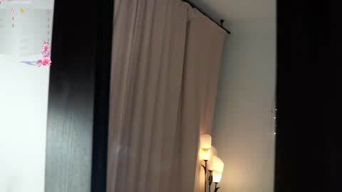 Snapshot of earlenebigge chatting on 01/14/25, 06:13 Kriss online show from 01/14/25, 06:13