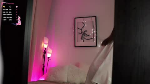 Snapshot of earlenebigge chatting on 02/04/25, 07:18 Kriss online show from 02/04/25, 07:18