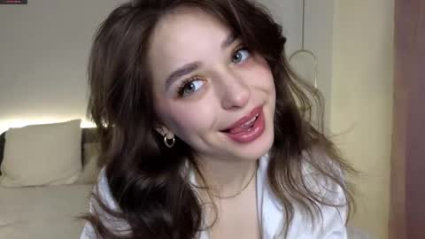 Snapshot of earlenebigge chatting on 10/12/25, 02:10 Kriss online show from 10/12/25, 02:10