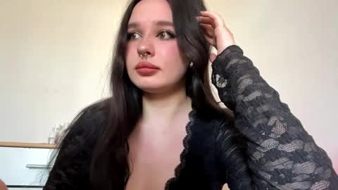 Snapshot of earleneohanley chatting on 04/08/26, 02:17 Maya online show from 04/08/26, 02:17