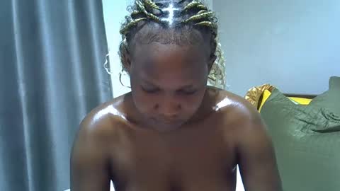 east_queen online show from 12/16/25, 04:34