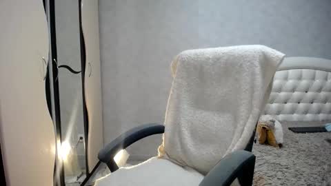 Linda online show from 12/13/25, 07:53